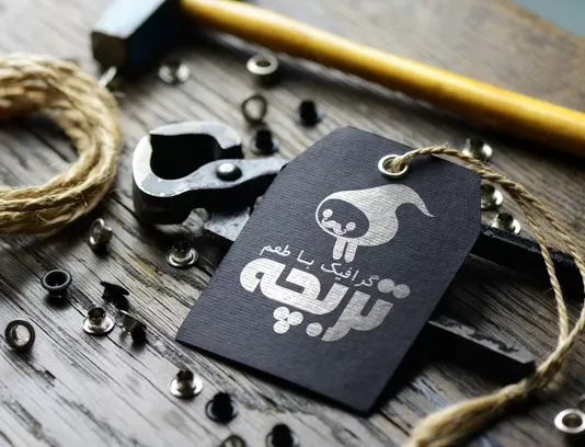 طرح موکاپ لوگوی لیبل مشکی لایه باز رایگان