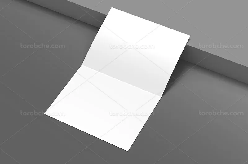 موکاپ کارت پستال از زاویه بالا