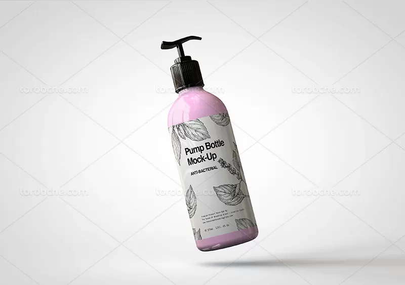 موکاپ بطری پمپی از زاویه رو به رو